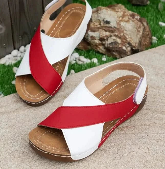 Sandales compensées à brides croisées ColorBlock pour femmes