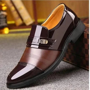 Chaussures en cuir verni