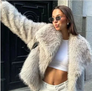 Women’s Faux Fox Fur Coat – Elegant, Warm & Luxurious Winter Outerwear