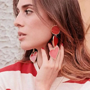 2 boucles d'oreilles coeur rouge