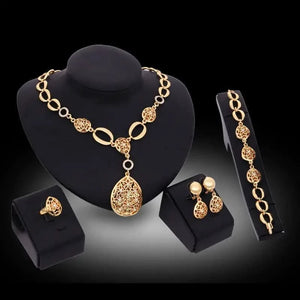 Ensemble de bijoux de mariée indiens en or