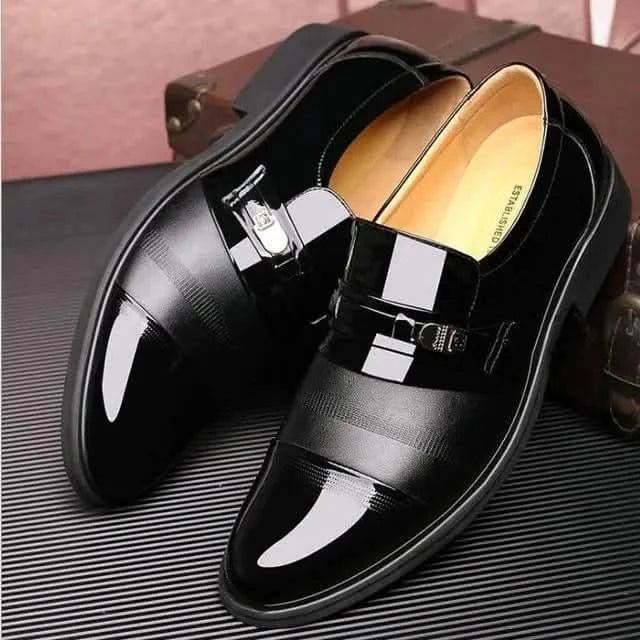 Chaussures en cuir verni