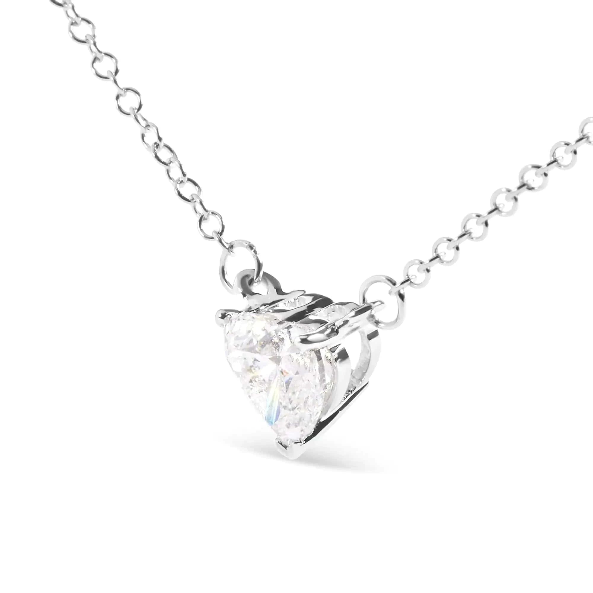 Collier avec pendentif solitaire en forme de cœur en or blanc 14 carats, 1,0 ct, diamant de laboratoire (couleur FG, pureté VS1-VS2)