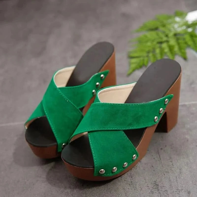 Sandales d'été à talons hauts carrés pour femmes : élégantes escarpins à rivets