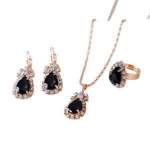 Ensemble collier, boucles d'oreilles et bague en strass goutte d'eau