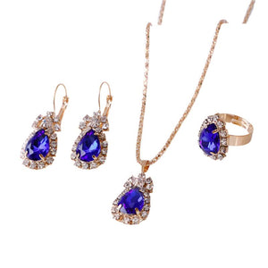 Ensemble collier, boucles d'oreilles et bague en strass goutte d'eau