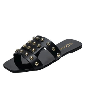 Sandales plates tendance pour femmes – Style décontracté chic avec rivets élégants