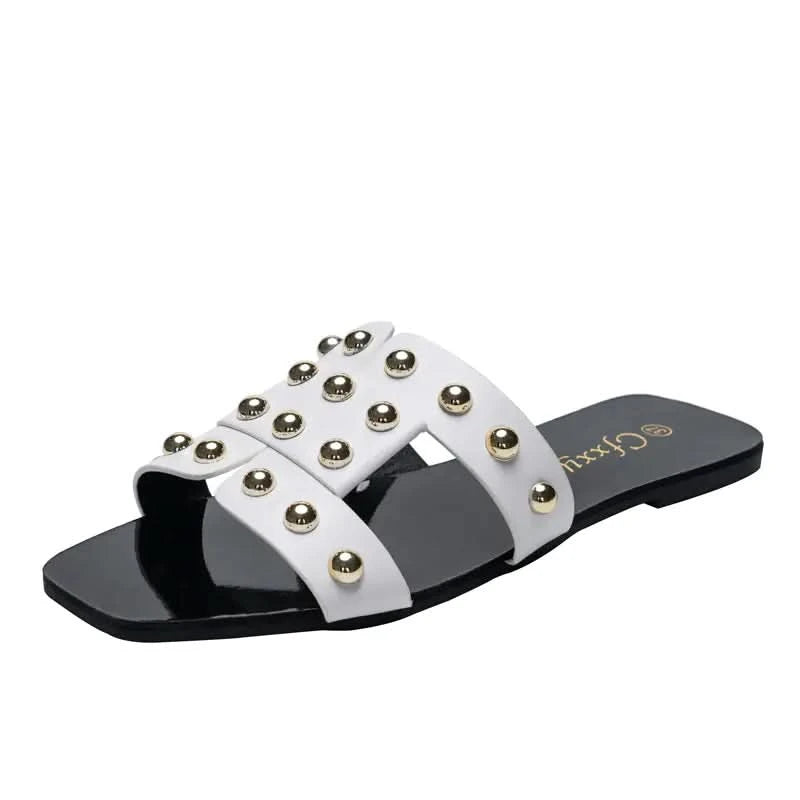Sandales plates tendance pour femmes – Style décontracté chic avec rivets élégants