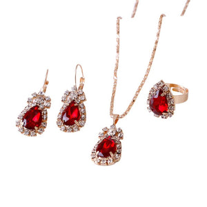 Ensemble collier, boucles d'oreilles et bague en strass goutte d'eau