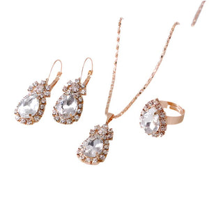 Ensemble collier, boucles d'oreilles et bague en strass goutte d'eau